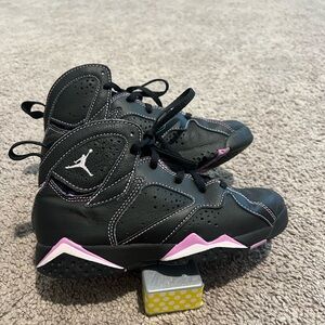 AIR JORDAN 7 RETRO BARELY GRAPE